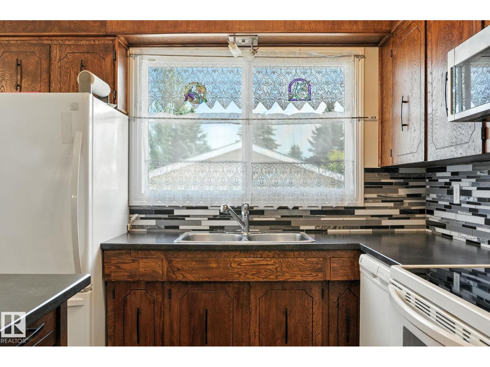 Photo 41 of 1893 48 St Nw, Edmonton AB