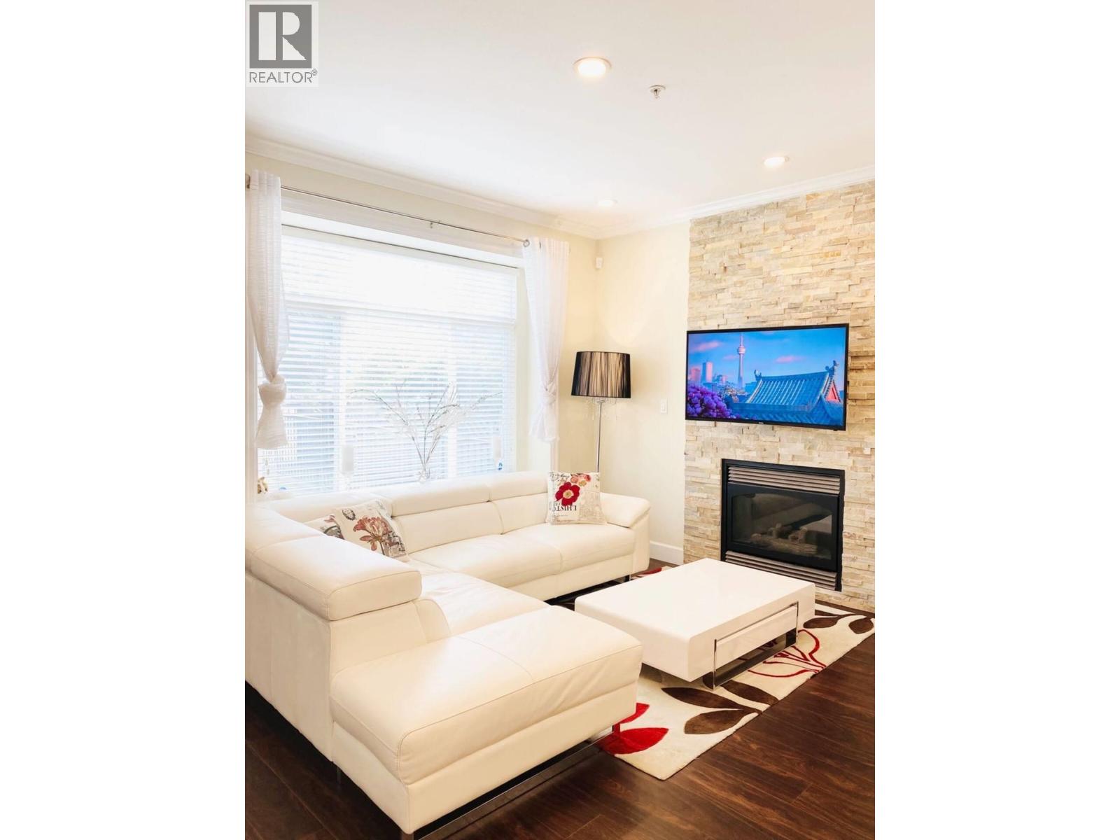 Photo 3 of 6451 Beatrice Street, Vancouver BC