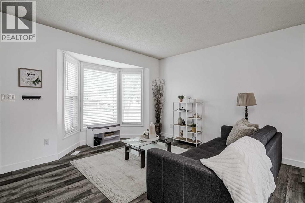 Photo 5 of 347 Whitefield Drive Ne, Calgary AB