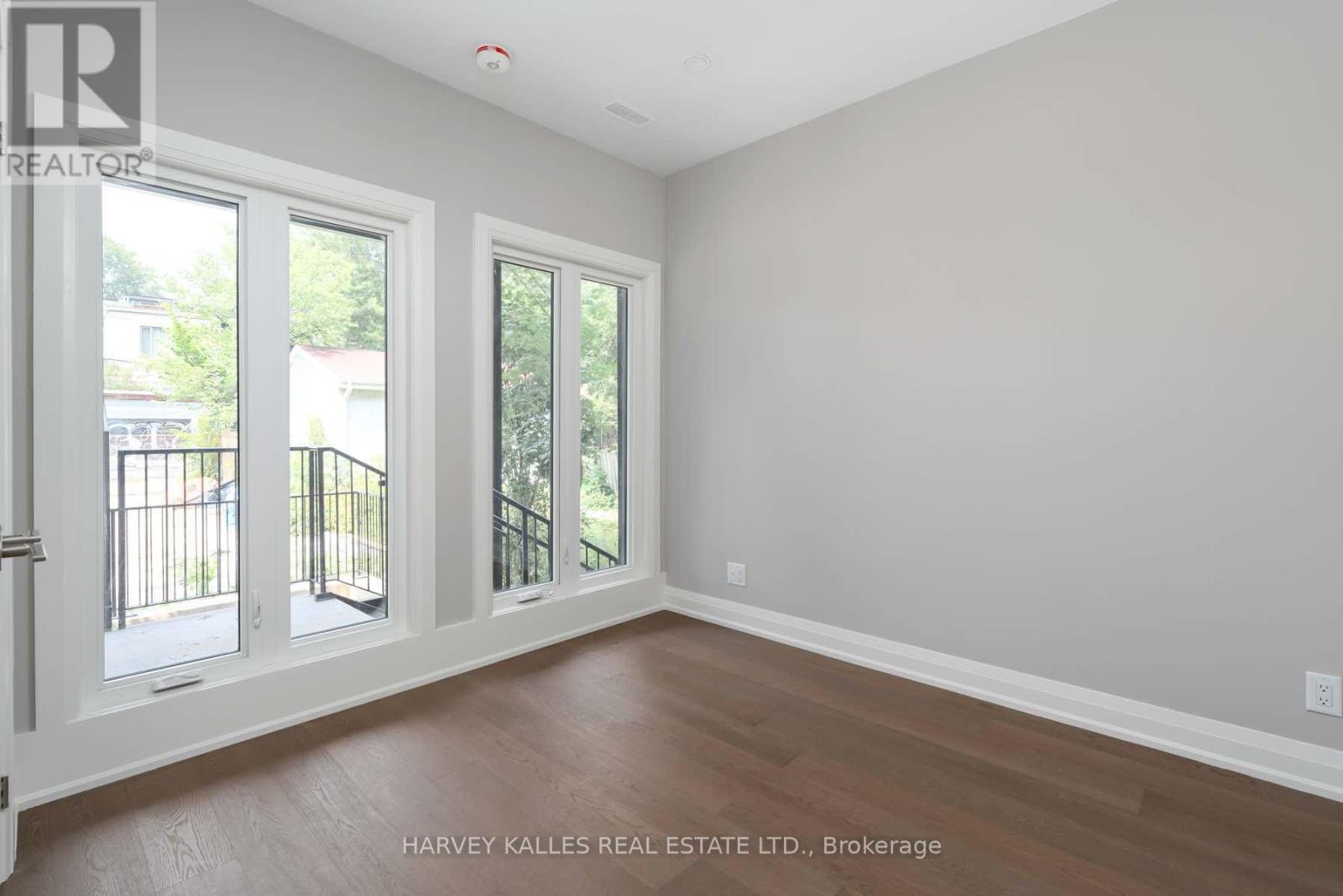 Photo 3 of 1 24 Sullivan Street, Toronto ON