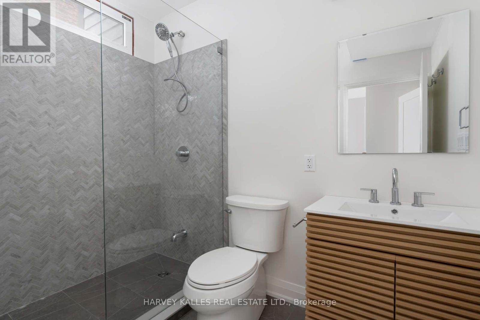 Photo 12 of 1 24 Sullivan Street, Toronto ON