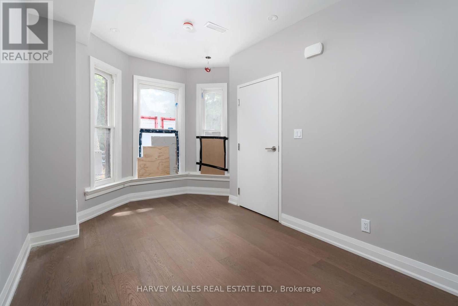Photo 7 of 1 24 Sullivan Street, Toronto ON