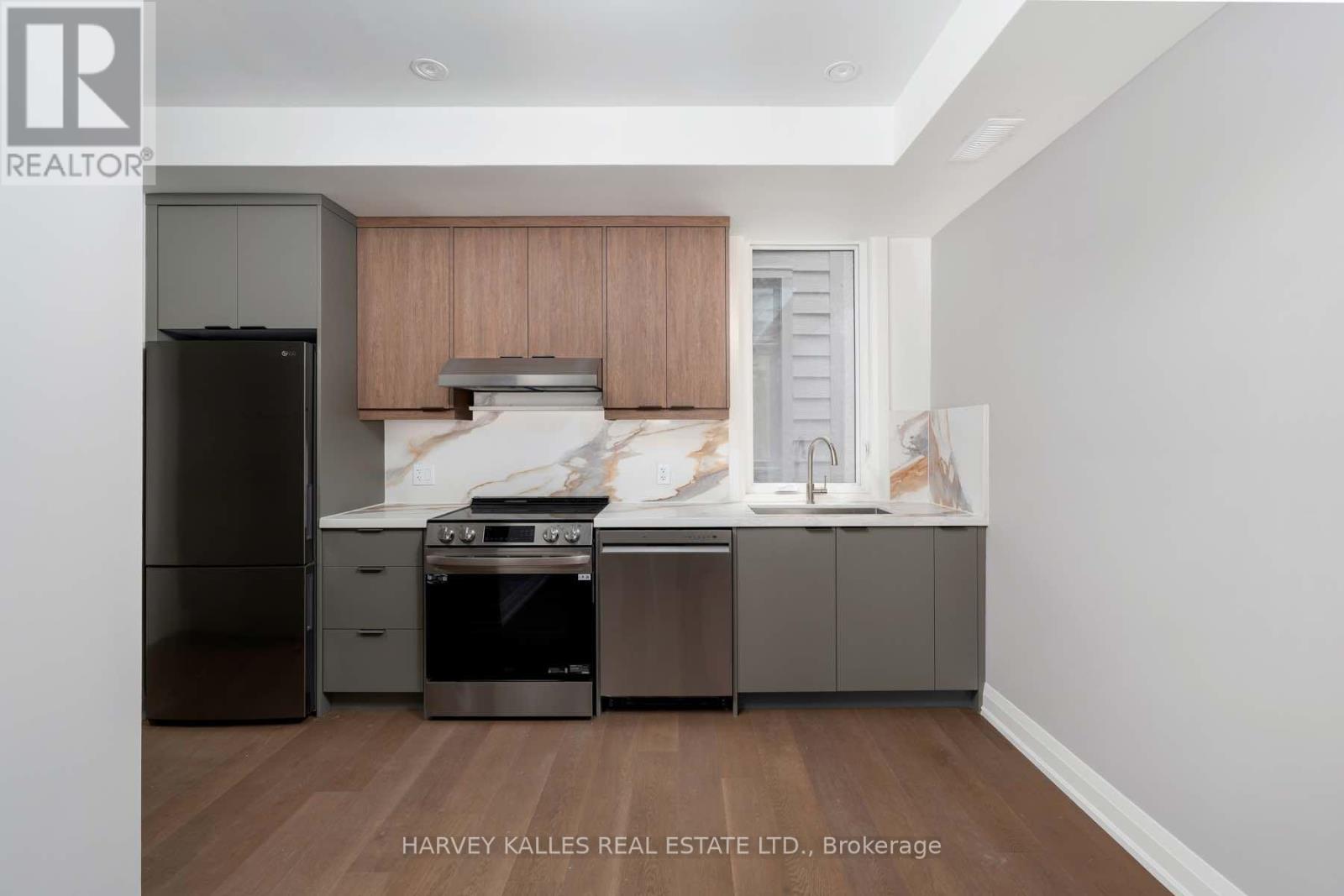 Photo 14 of 1 24 Sullivan Street, Toronto ON