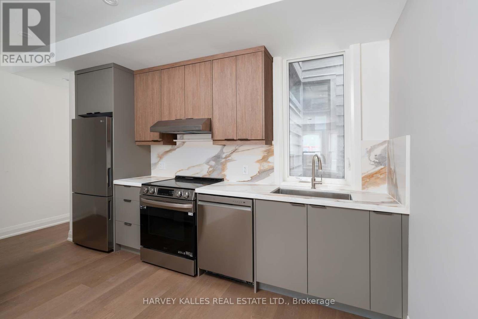 Photo 5 of 1 24 Sullivan Street, Toronto ON