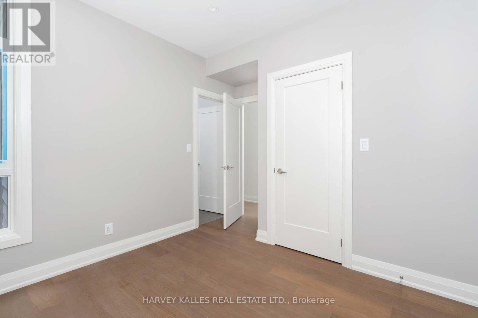 Photo 13 of 1 24 Sullivan Street, Toronto ON