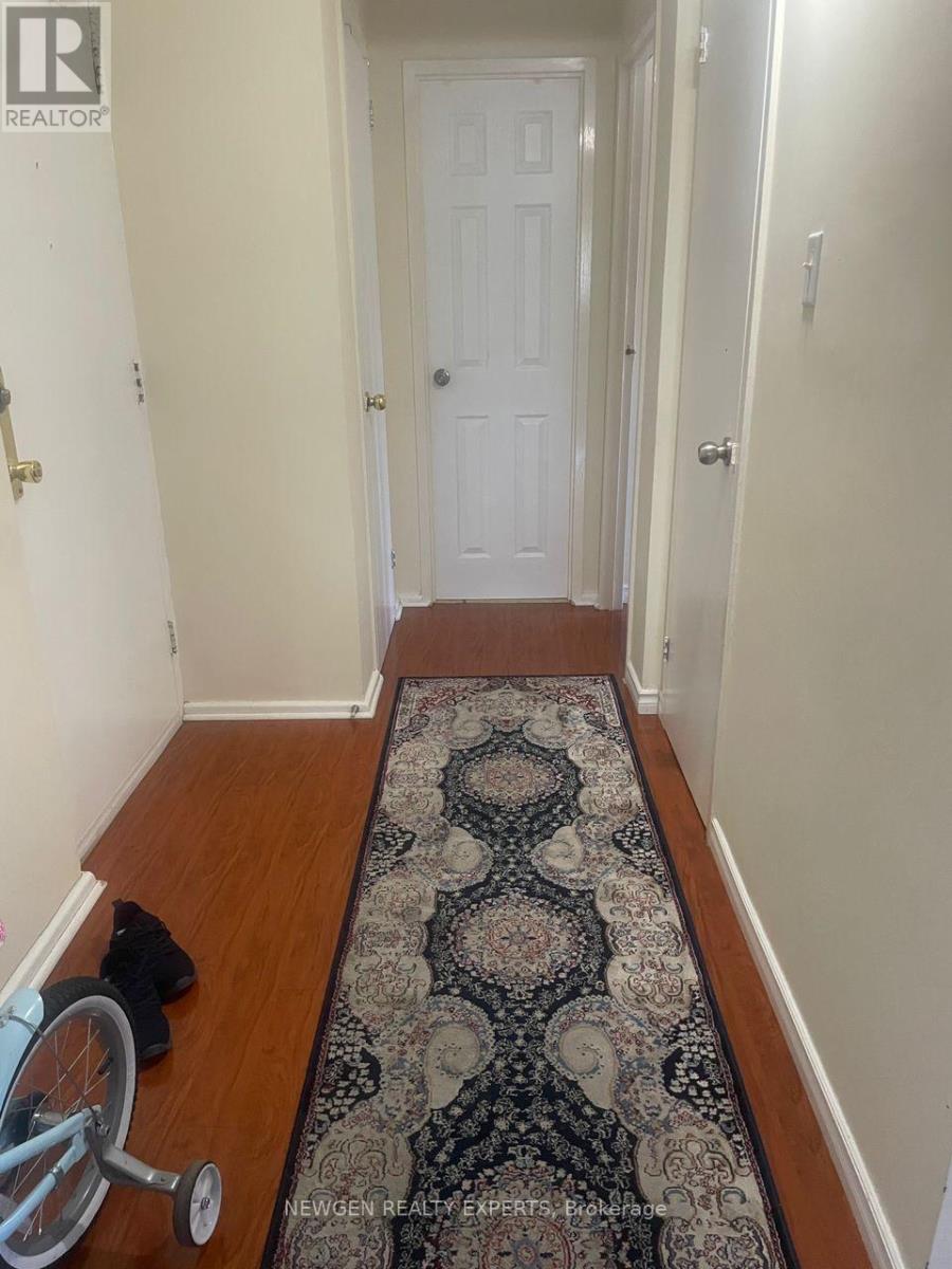 Photo 5 of 309 100 Leeward Glenway, Toronto ON