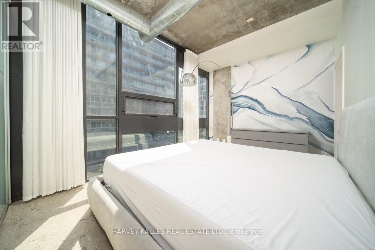 Photo 10 of 308 60 Bathurst Street, Toronto ON