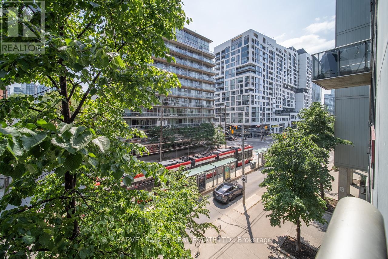 Photo 17 of 308 60 Bathurst Street, Toronto ON
