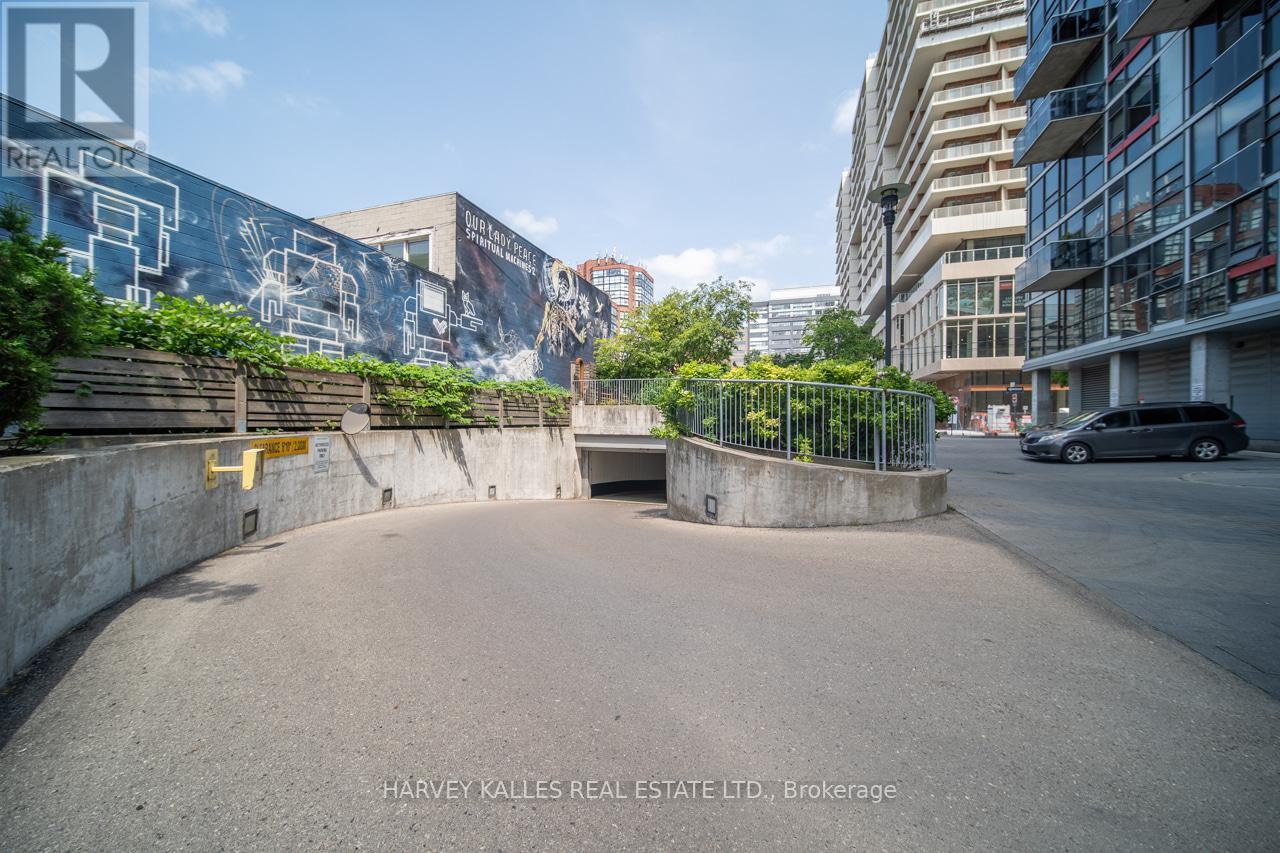 Photo 21 of 308 60 Bathurst Street, Toronto ON