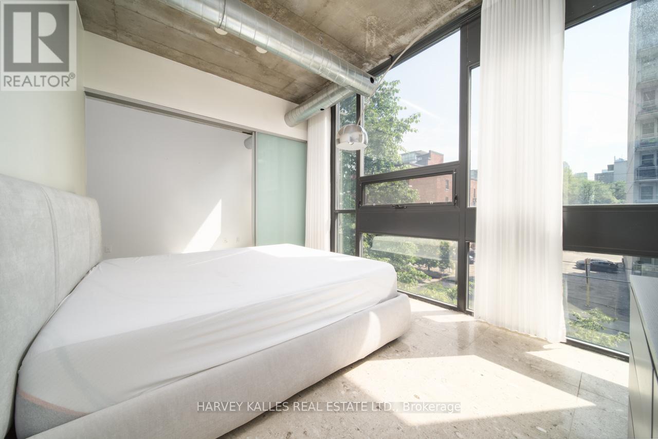 Photo 9 of 308 60 Bathurst Street, Toronto ON
