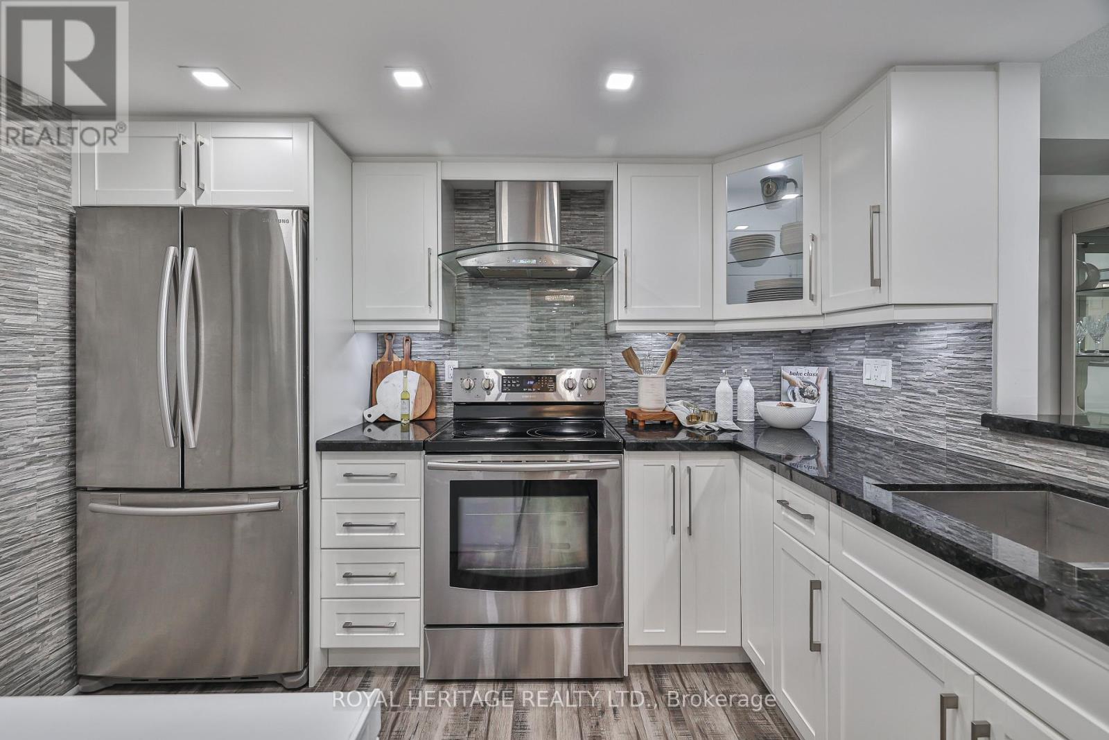 Photo 6 of 806 10 Torresdale Avenue, Toronto ON