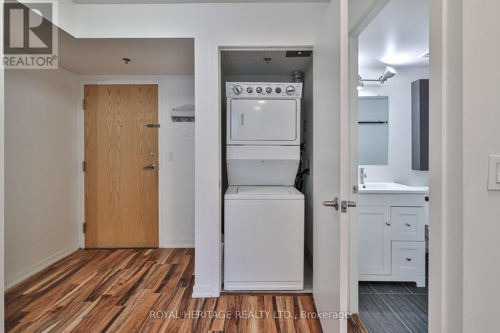 Photo 3 of 104 38 Joe Shuster Way, Toronto ON