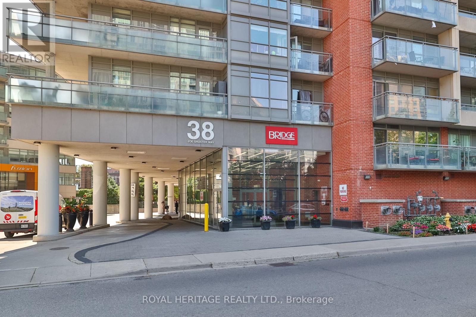 Photo 26 of 104 38 Joe Shuster Way, Toronto ON