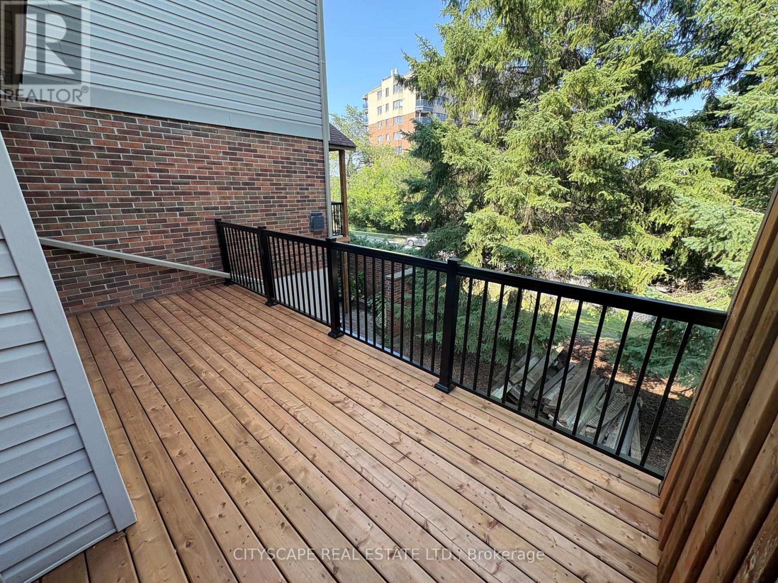 Photo 33 of 17 250 Keats Way, Waterloo ON