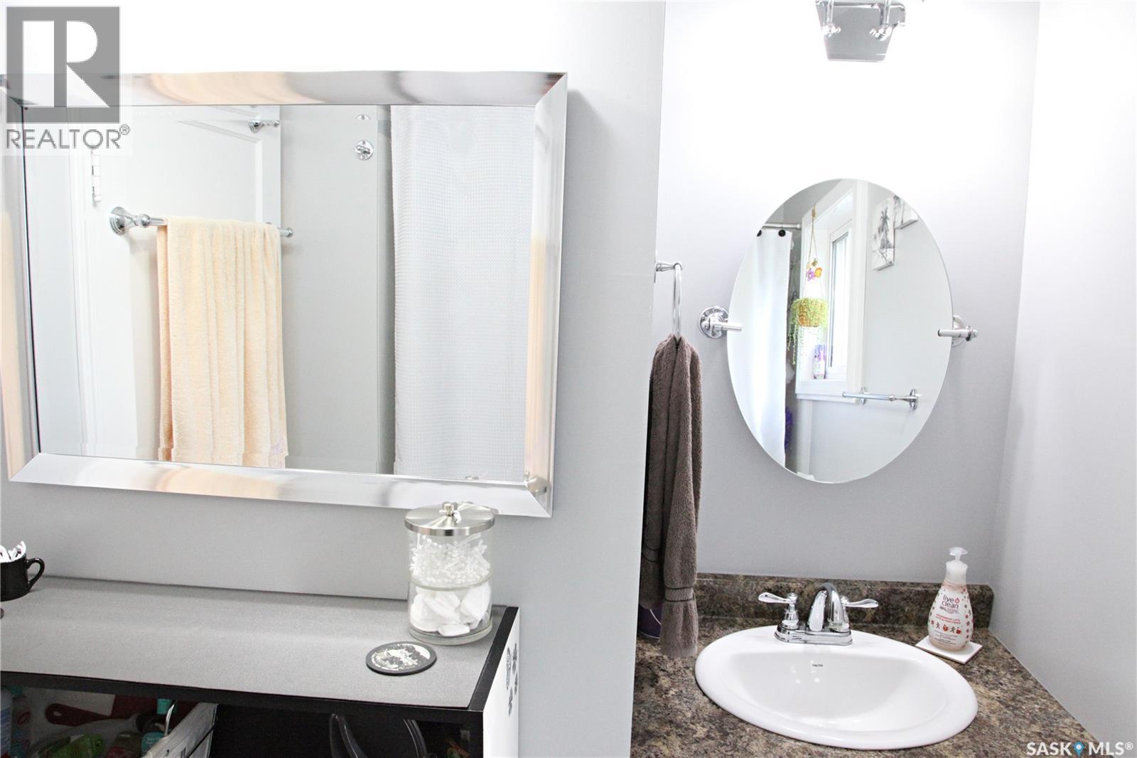 Photo 10 of 441 25th Street E, Prince Albert SK