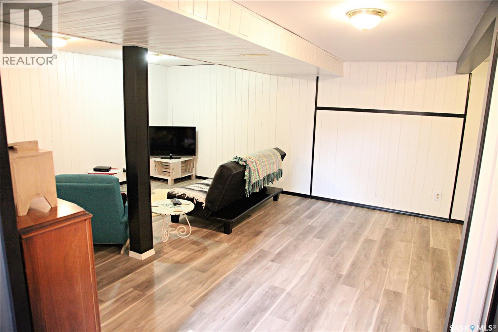 Photo 17 of 441 25th Street E, Prince Albert SK