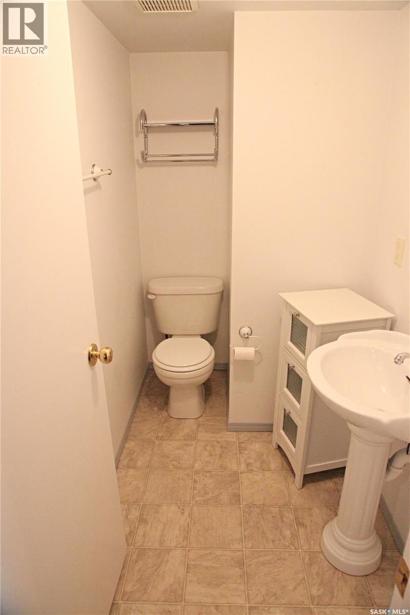 Photo 22 of 441 25th Street E, Prince Albert SK
