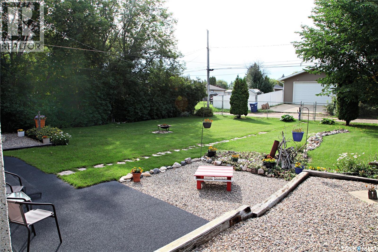Photo 24 of 441 25th Street E, Prince Albert SK