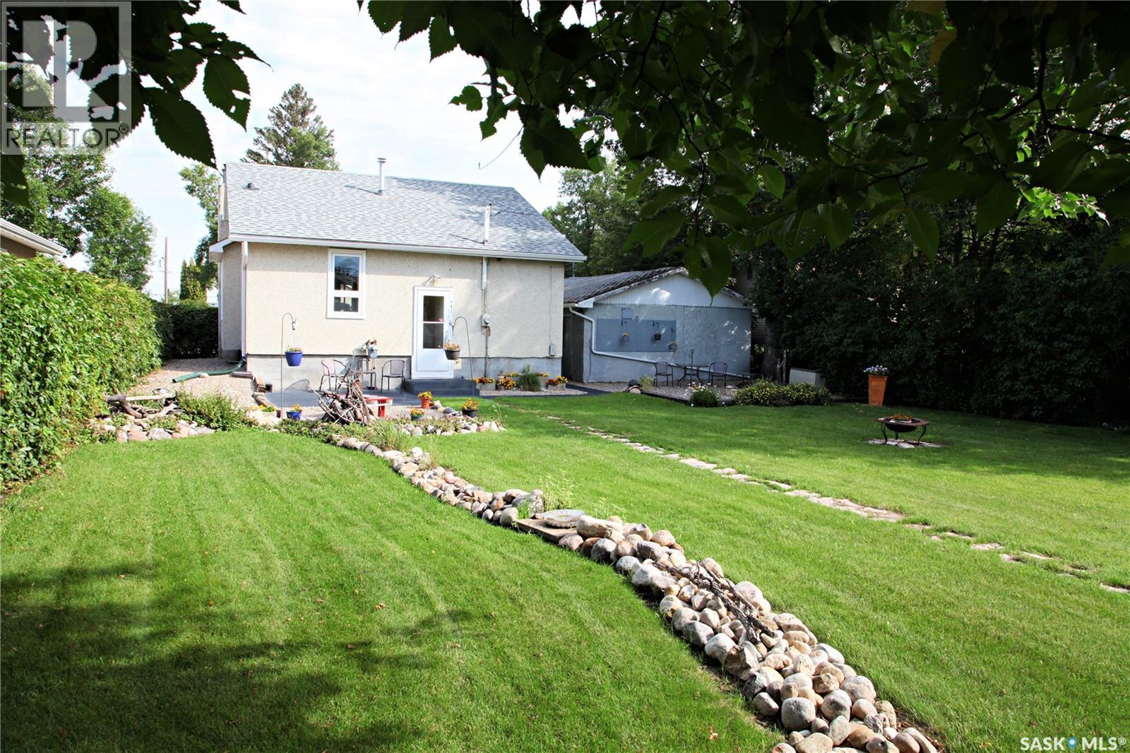 Photo 25 of 441 25th Street E, Prince Albert SK