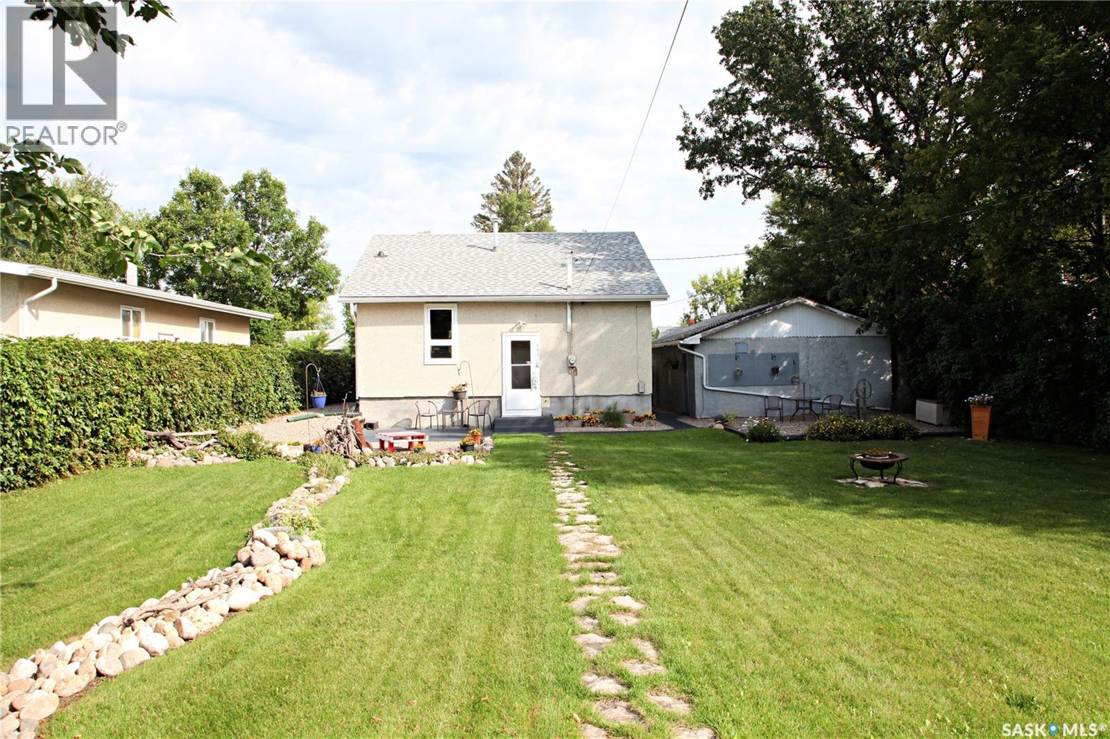 Photo 26 of 441 25th Street E, Prince Albert SK