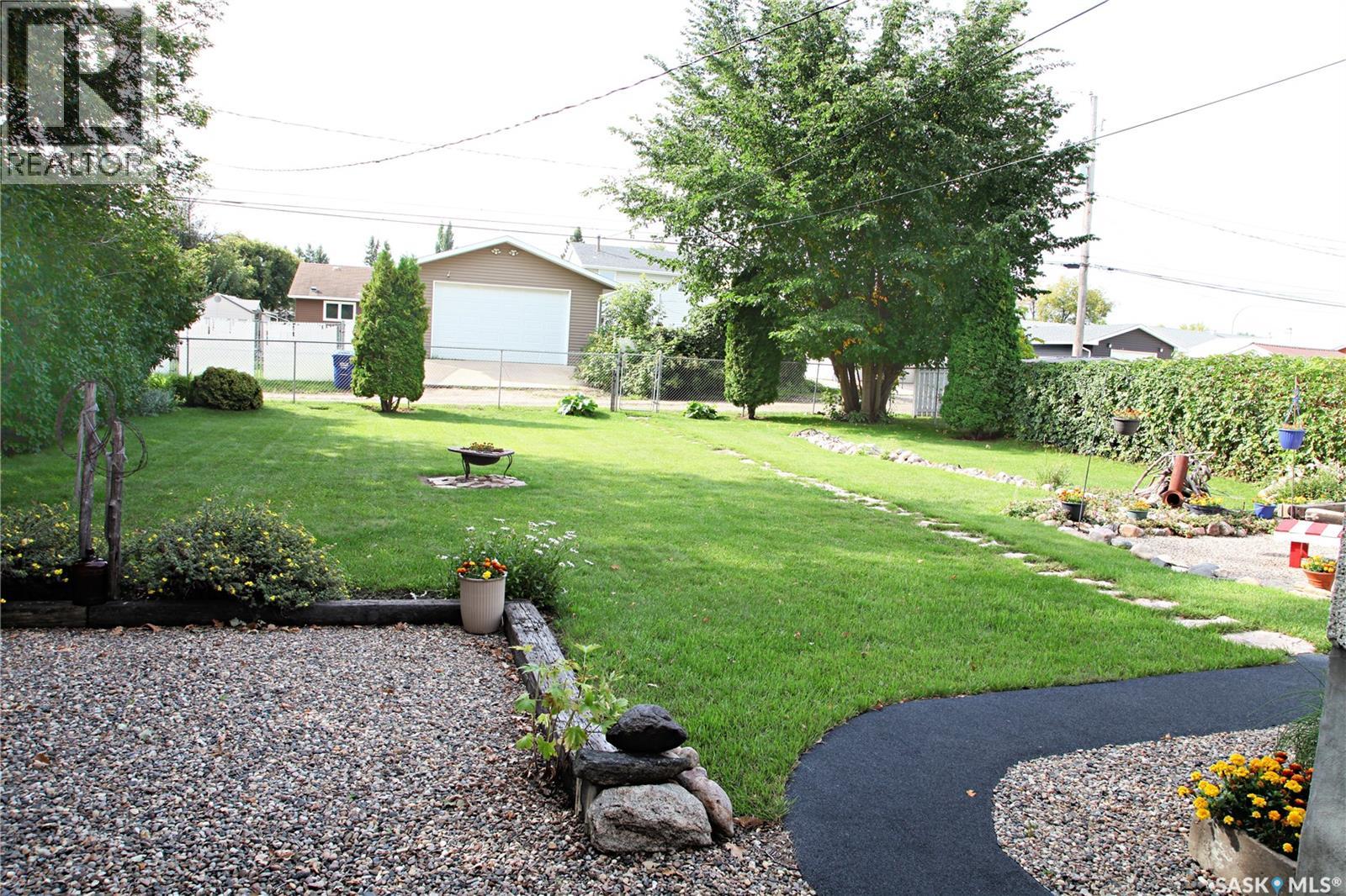 Photo 27 of 441 25th Street E, Prince Albert SK