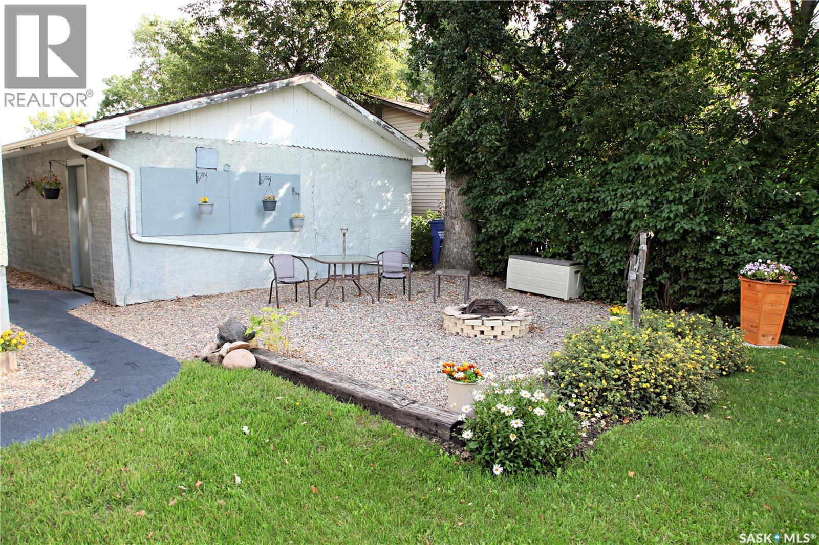 Photo 29 of 441 25th Street E, Prince Albert SK