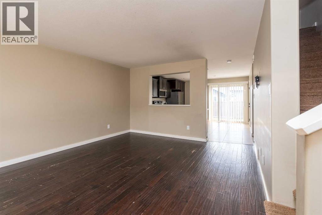 Photo 6 of 37 4008 41 Avenue, Lloydminster SK
