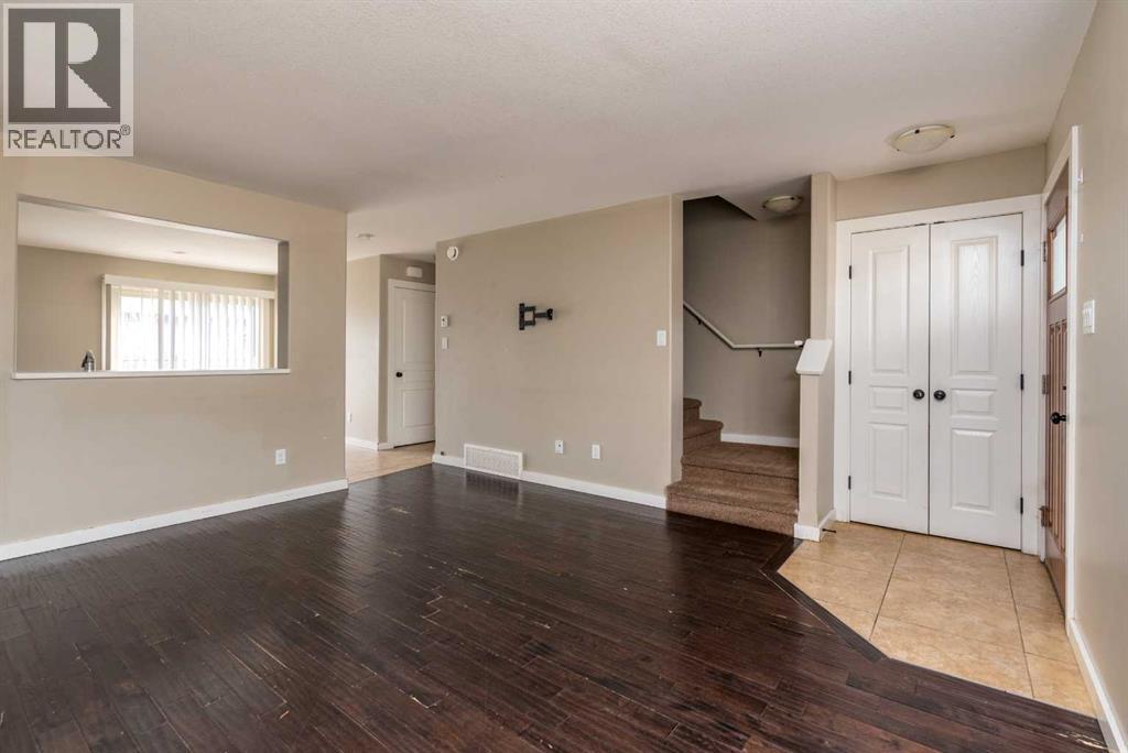 Photo 7 of 37 4008 41 Avenue, Lloydminster SK