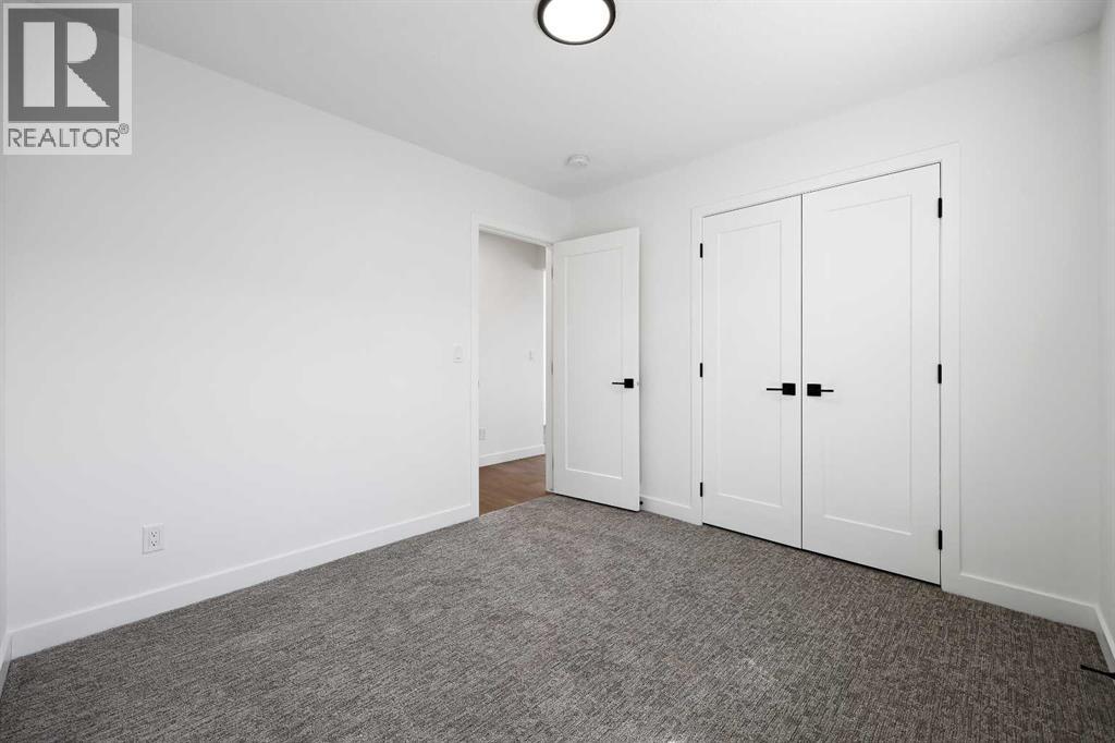 Single Family House for Sale in  Spring Creek Circle SW Springbank Hill Calgary 