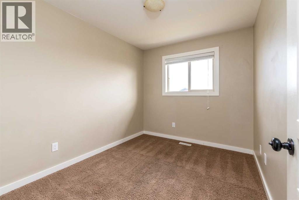 Photo 20 of 37 4008 41 Avenue, Lloydminster SK