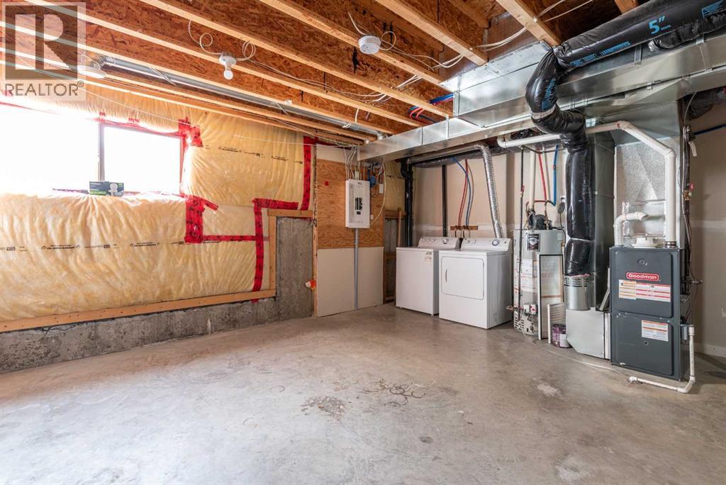 Photo 24 of 37 4008 41 Avenue, Lloydminster SK