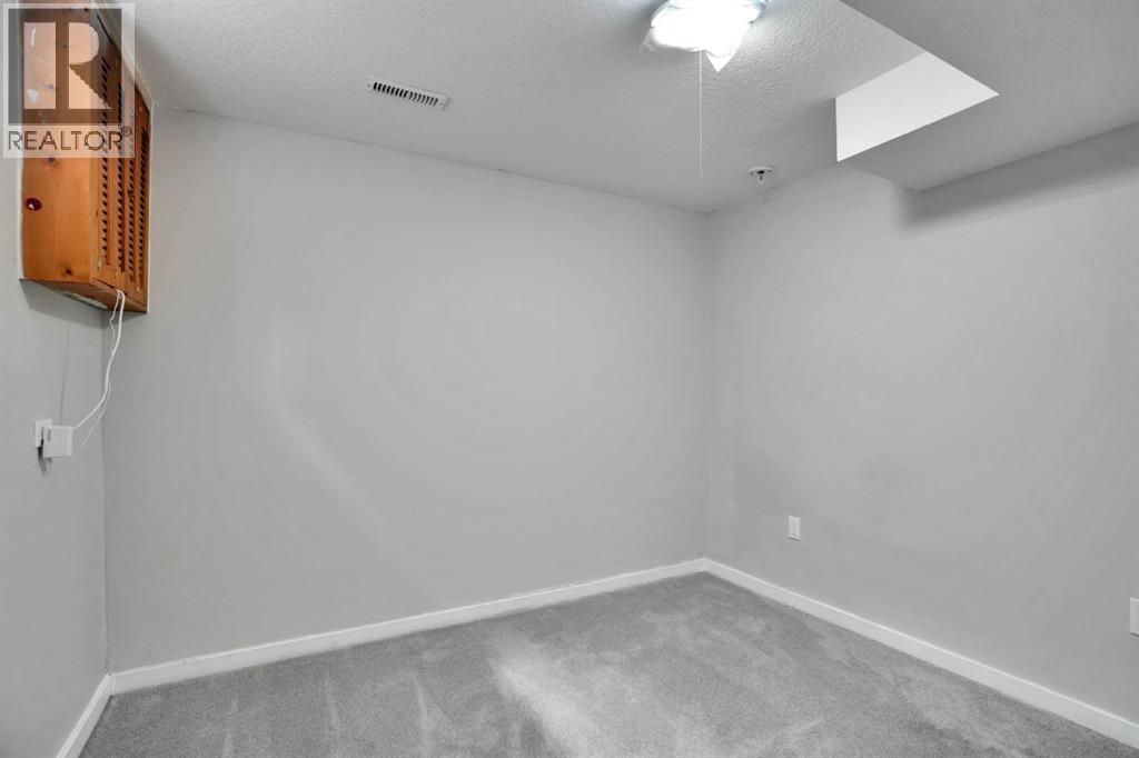 Single Family House for Sale in  Castlebrook Road NE Castleridge Calgary 