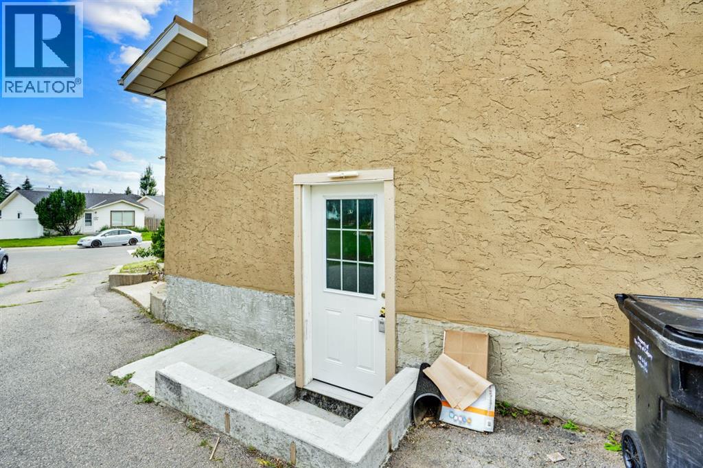 Single Family House for Sale in  Castlebrook Road NE Castleridge Calgary 