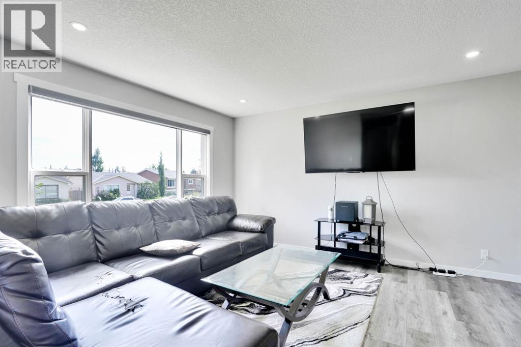 Single Family House for Sale in  Castlebrook Road NE Castleridge Calgary 