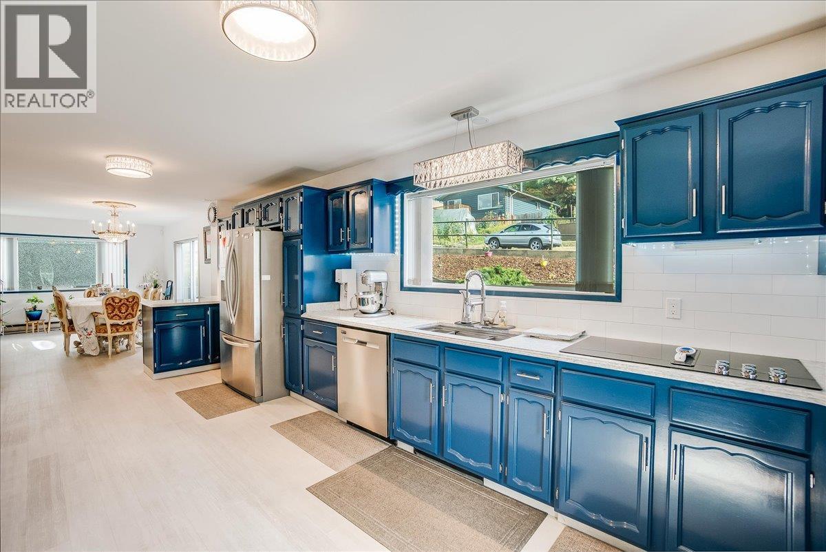 Photo 28 of 801 Houston Street, Nelson BC