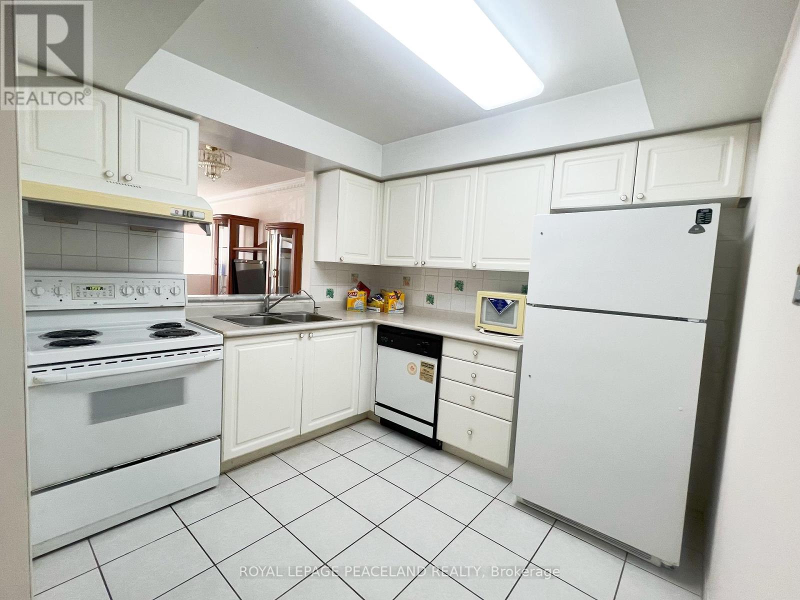 Photo 2 of 609 188 Bonis Avenue, Toronto ON