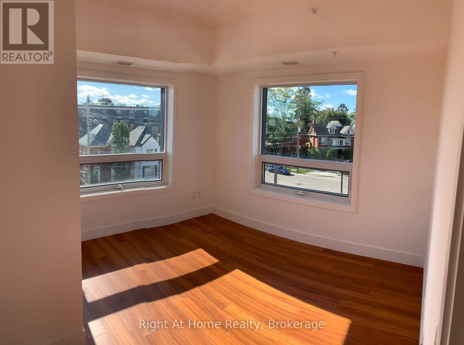 #308 1 WELLINGTON STREET - 11