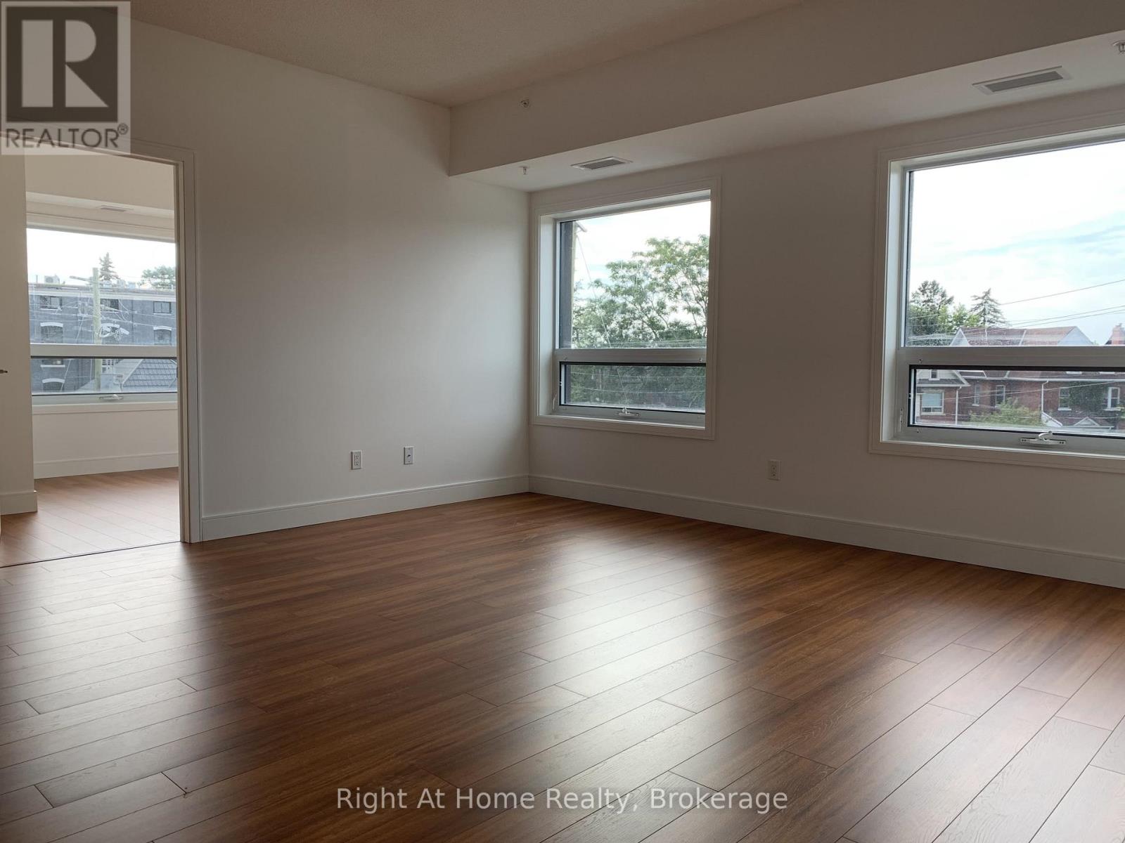 Photo 12 of 308 1 Wellington Street, Brantford ON