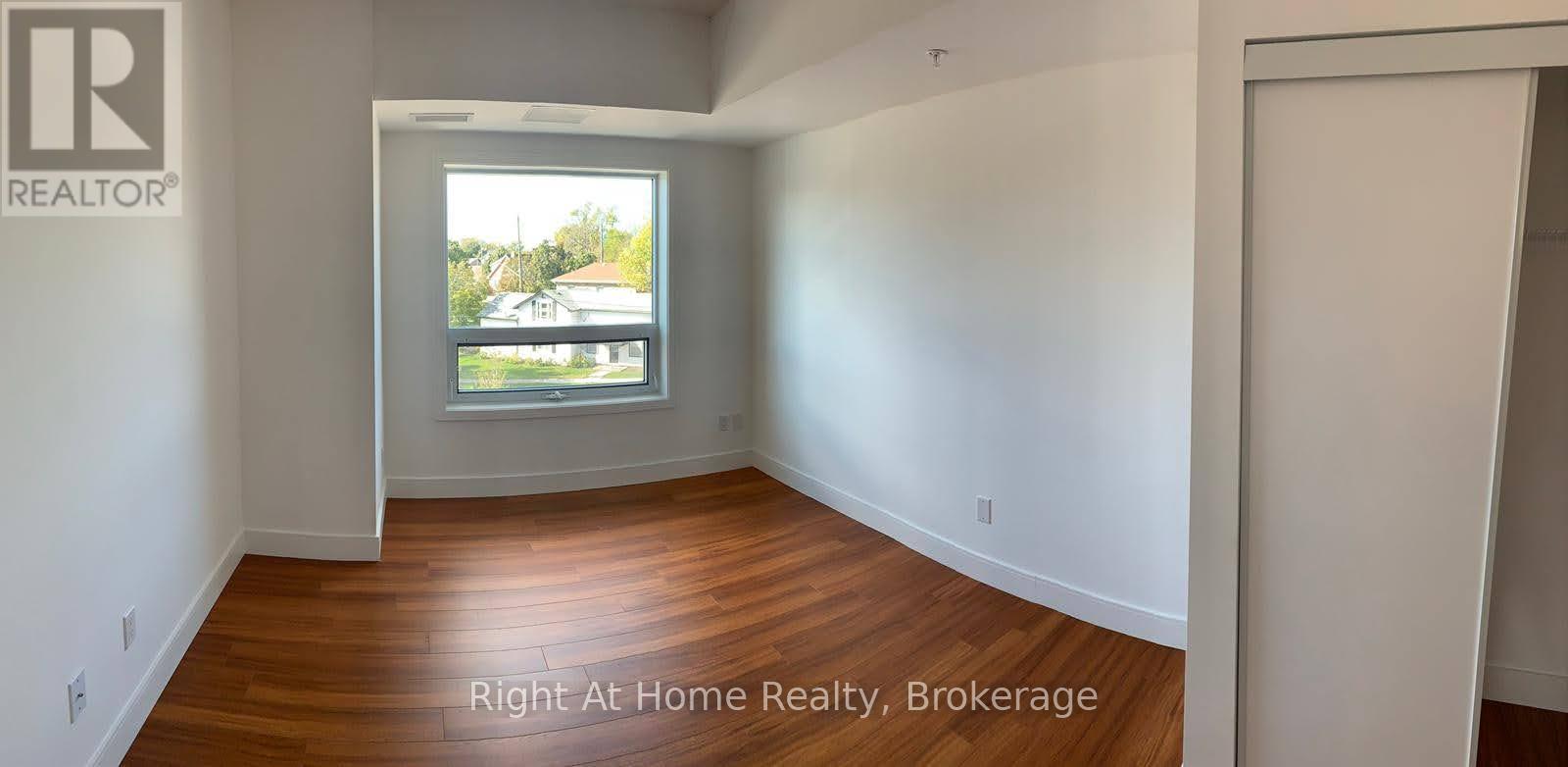 Photo 4 of 308 1 Wellington Street, Brantford ON