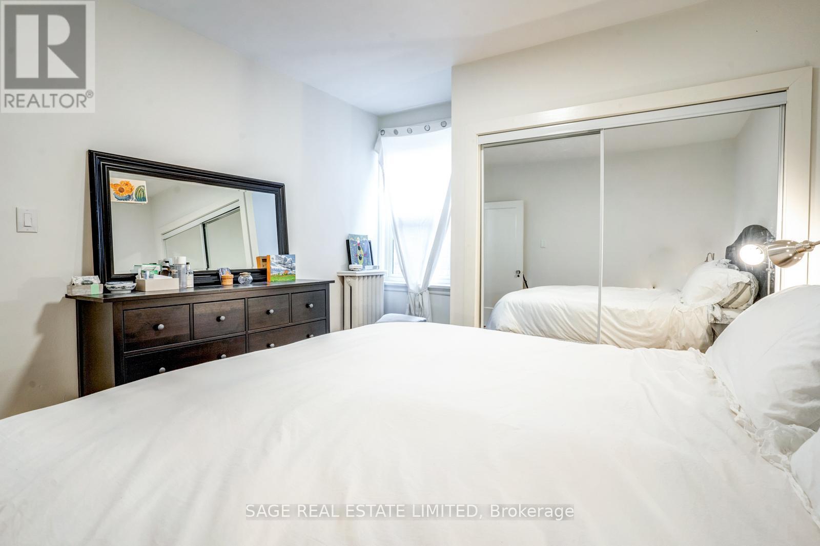 Photo 18 of 17 48 Lawton Boulevard, Toronto ON