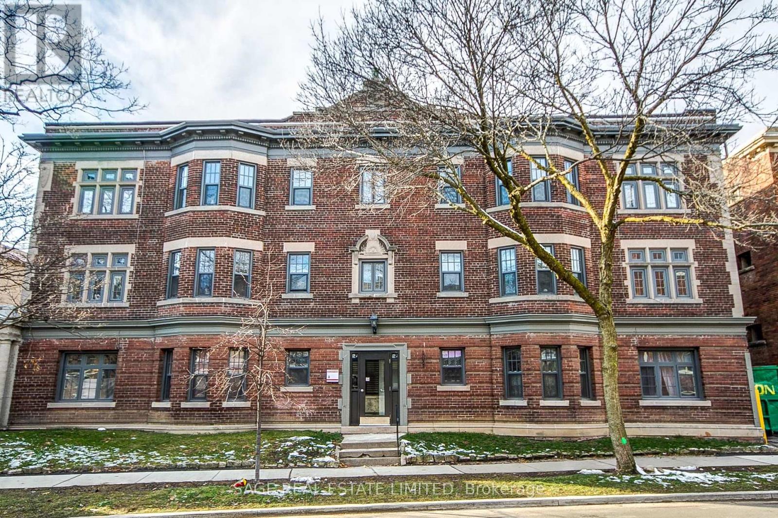 Photo 1 of 18 48 Lawton Boulevard, Toronto ON
