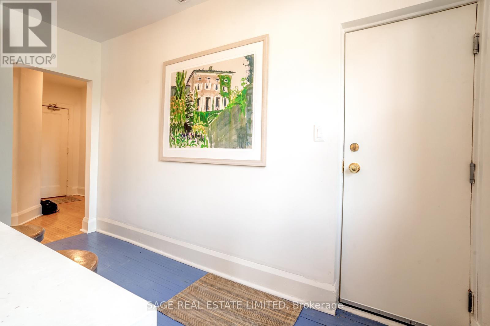 Photo 2 of 17 48 Lawton Boulevard, Toronto ON