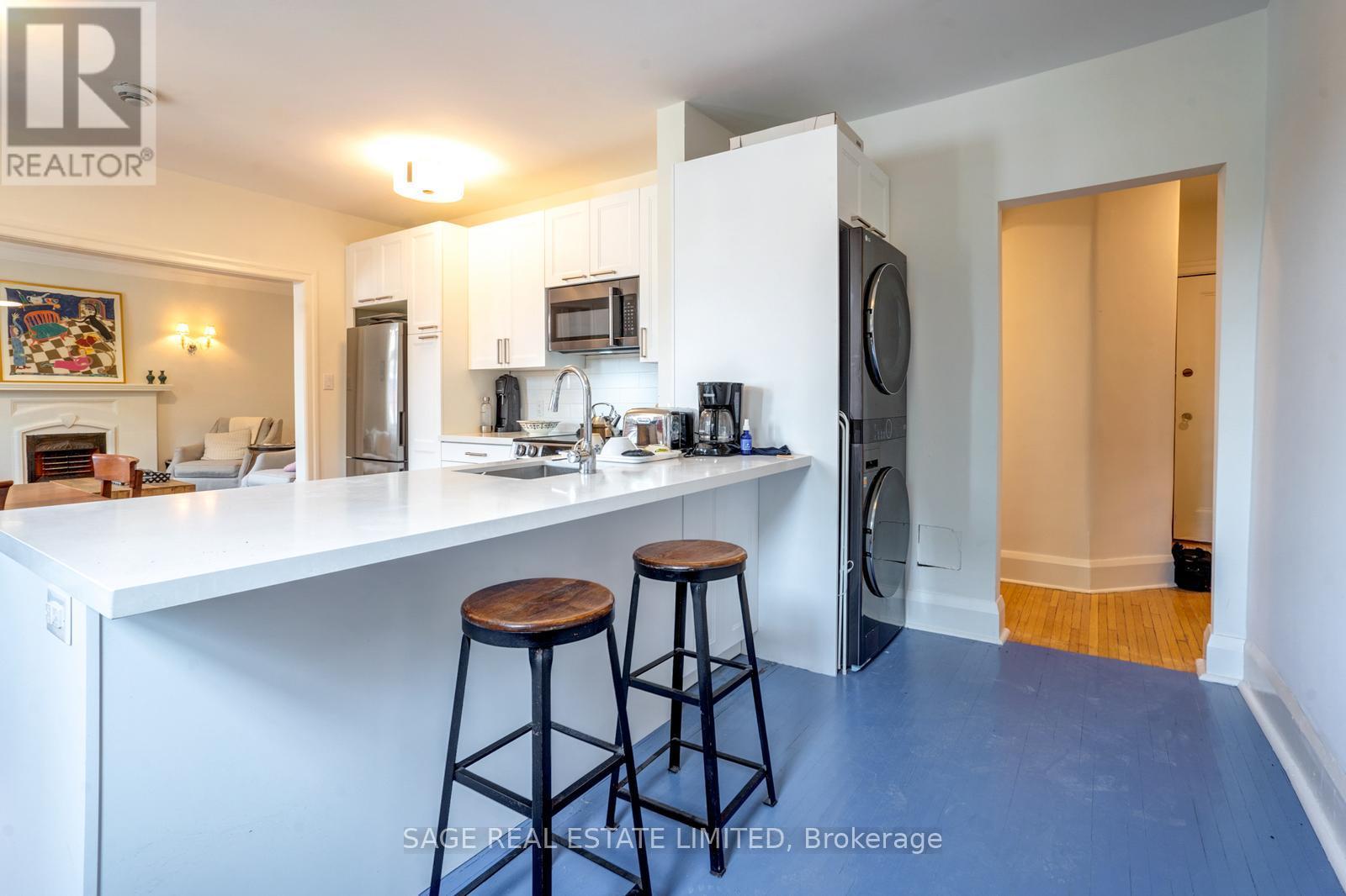 Photo 11 of 18 48 Lawton Boulevard, Toronto ON