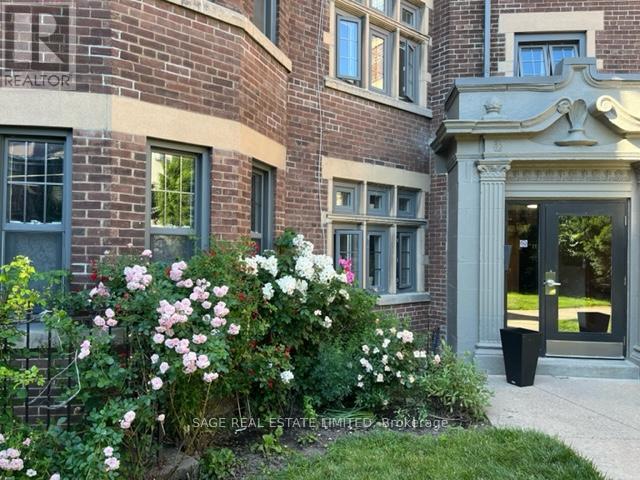 Photo 25 of 18 48 Lawton Boulevard, Toronto ON