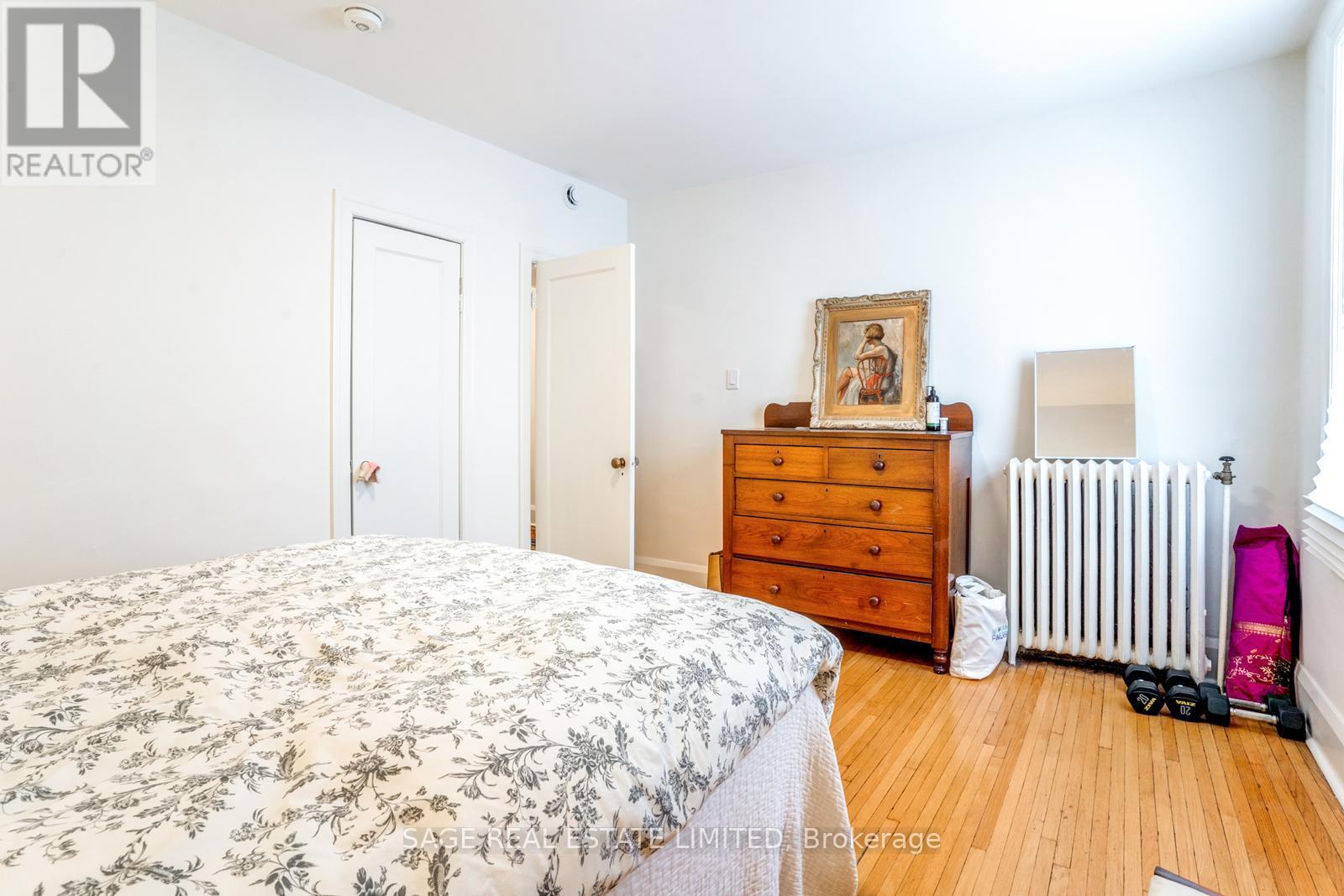 Photo 21 of 18 48 Lawton Boulevard, Toronto ON