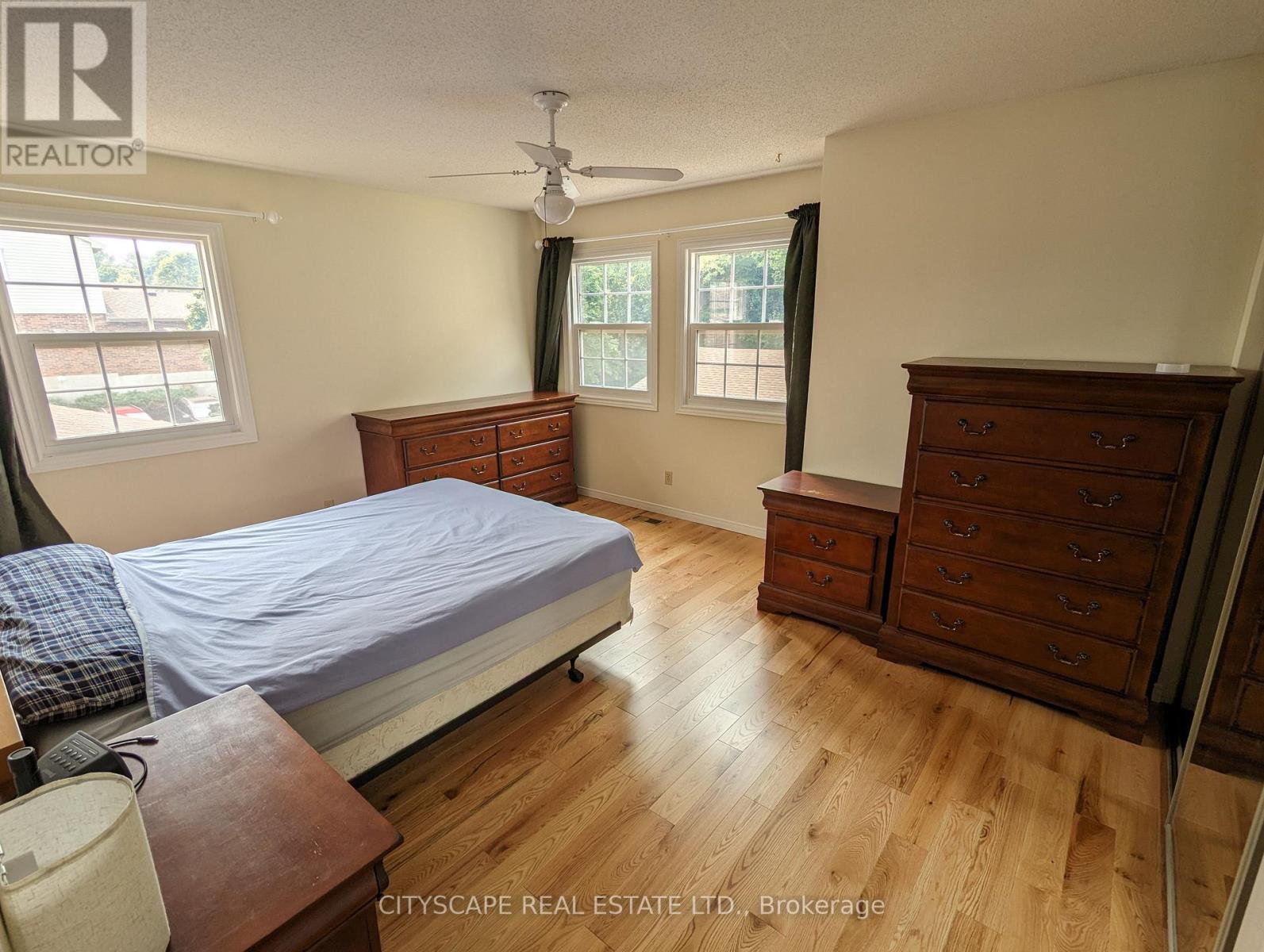 Photo 15 of 17 250 Keats Way, Waterloo ON