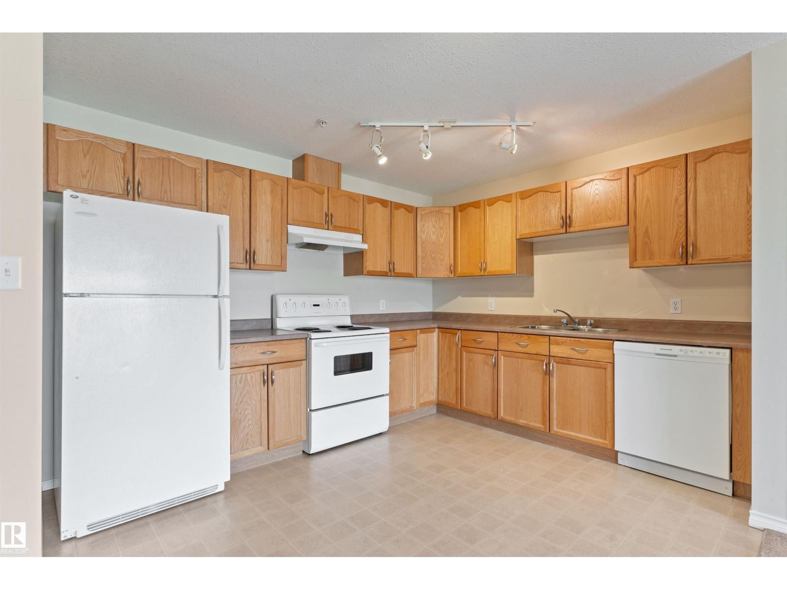 Photo 11 of 207 4703 43 Av, Stony Plain AB