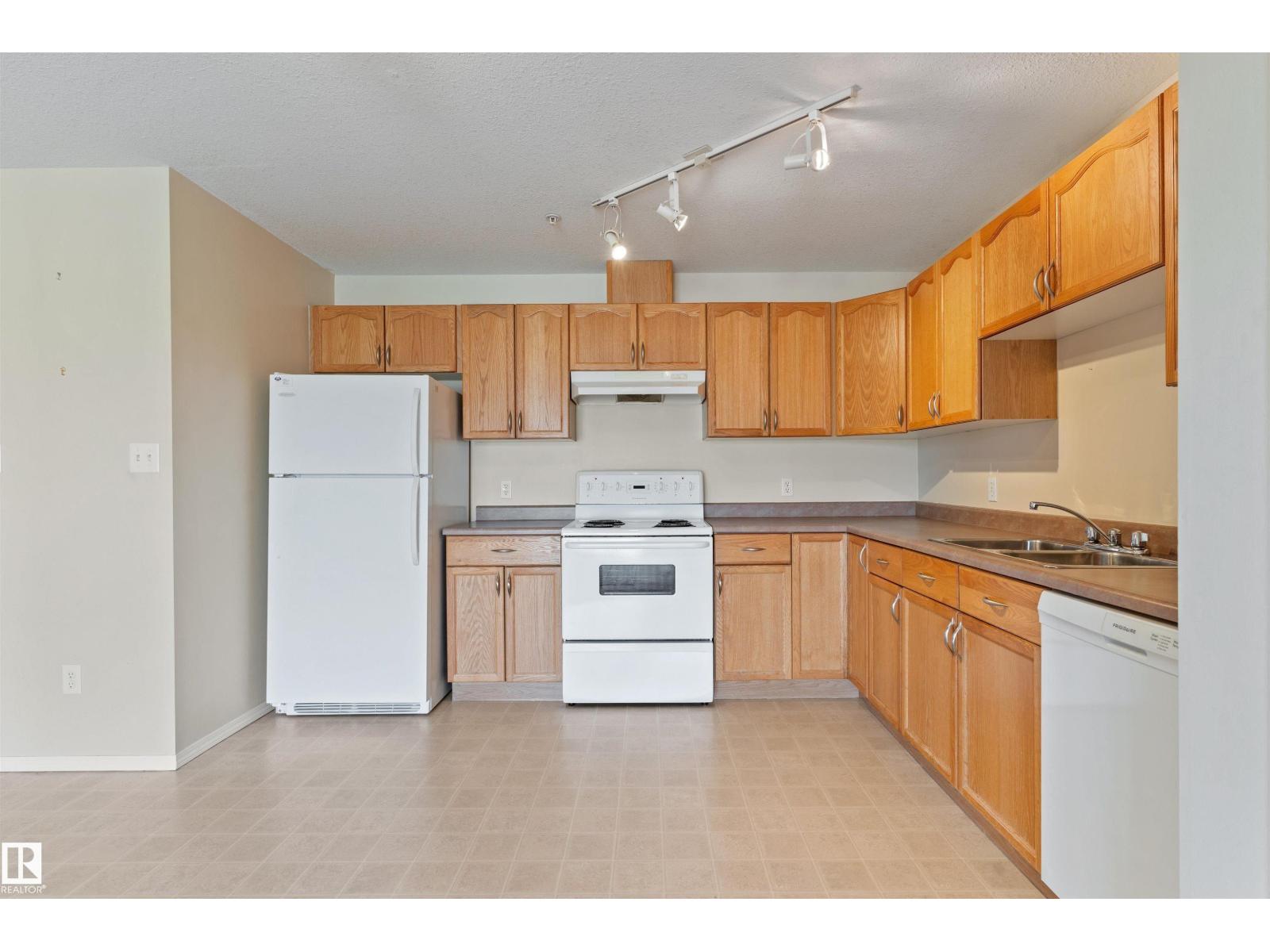 Photo 12 of 207 4703 43 Av, Stony Plain AB