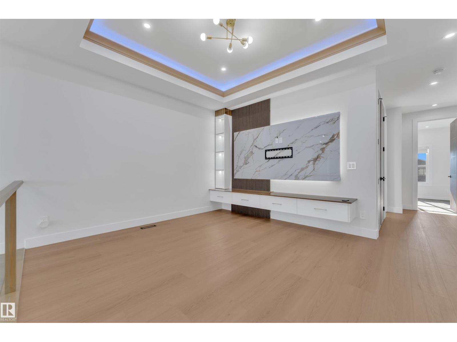 Photo 31 of 121 29 A St Sw Sw, Edmonton AB