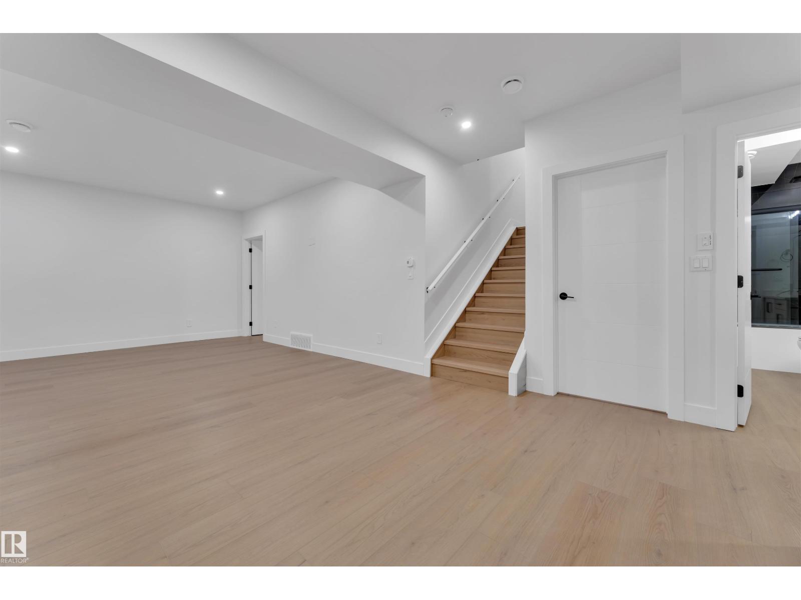 Photo 51 of 121 29 A St Sw Sw, Edmonton AB